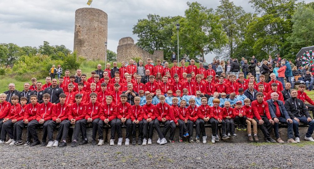 Tag der JSG Neuental-Jesberg-Bad Zwesten-Urfftal auf der Burg Jesberg - Ein Tag voller Sport, Gemeinschaft und Begeisterung