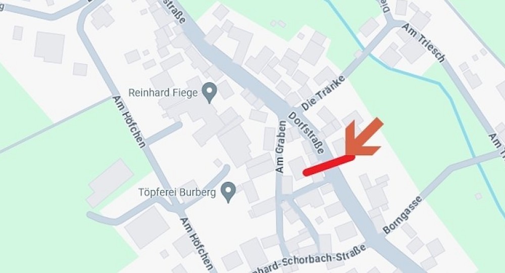 Dorfstra&szlig;e gesperrt