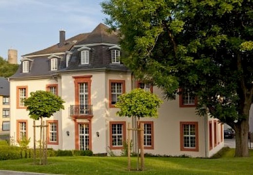 Barockschl&ouml;sschen von vorne