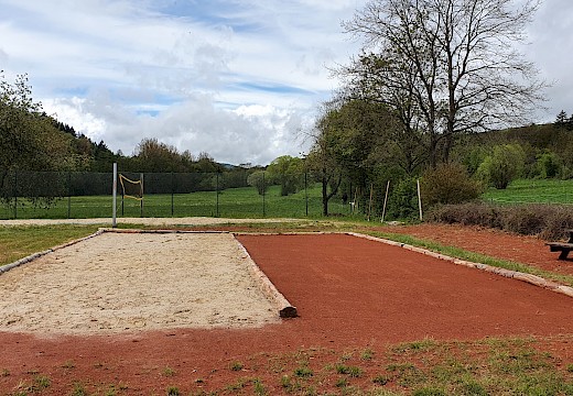 Boccia- und Boule-Bahn